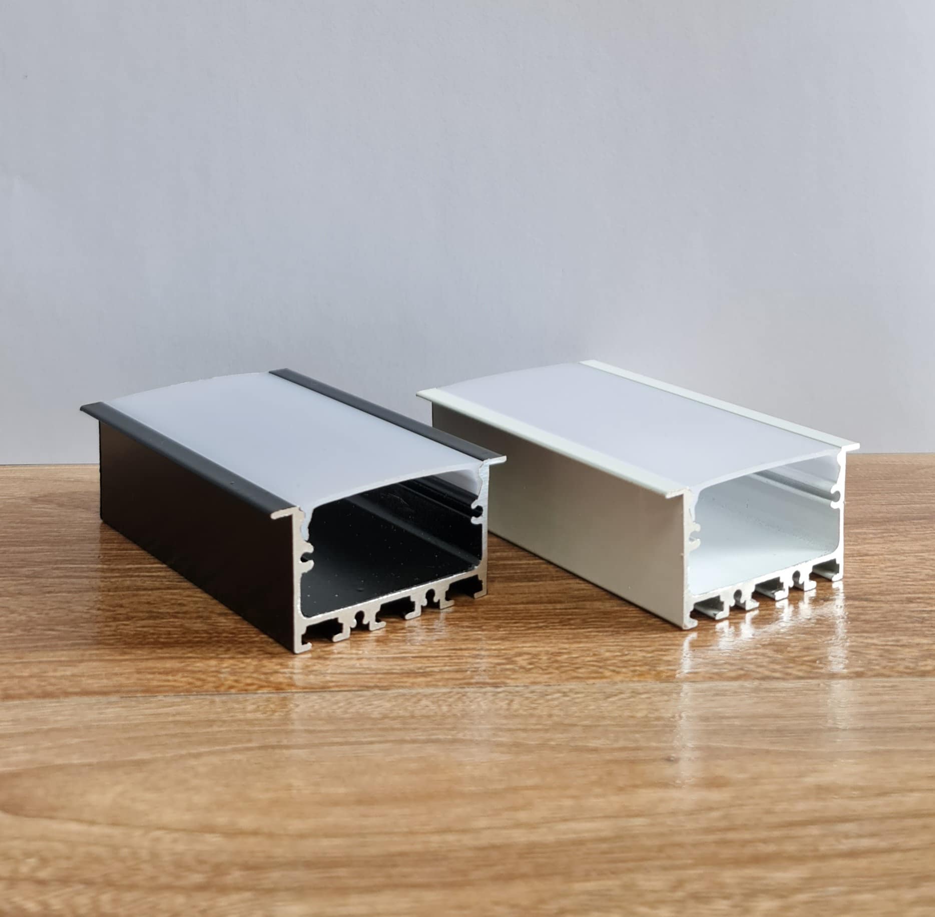 قاب لاینر ال ای دی توکار مدل V6